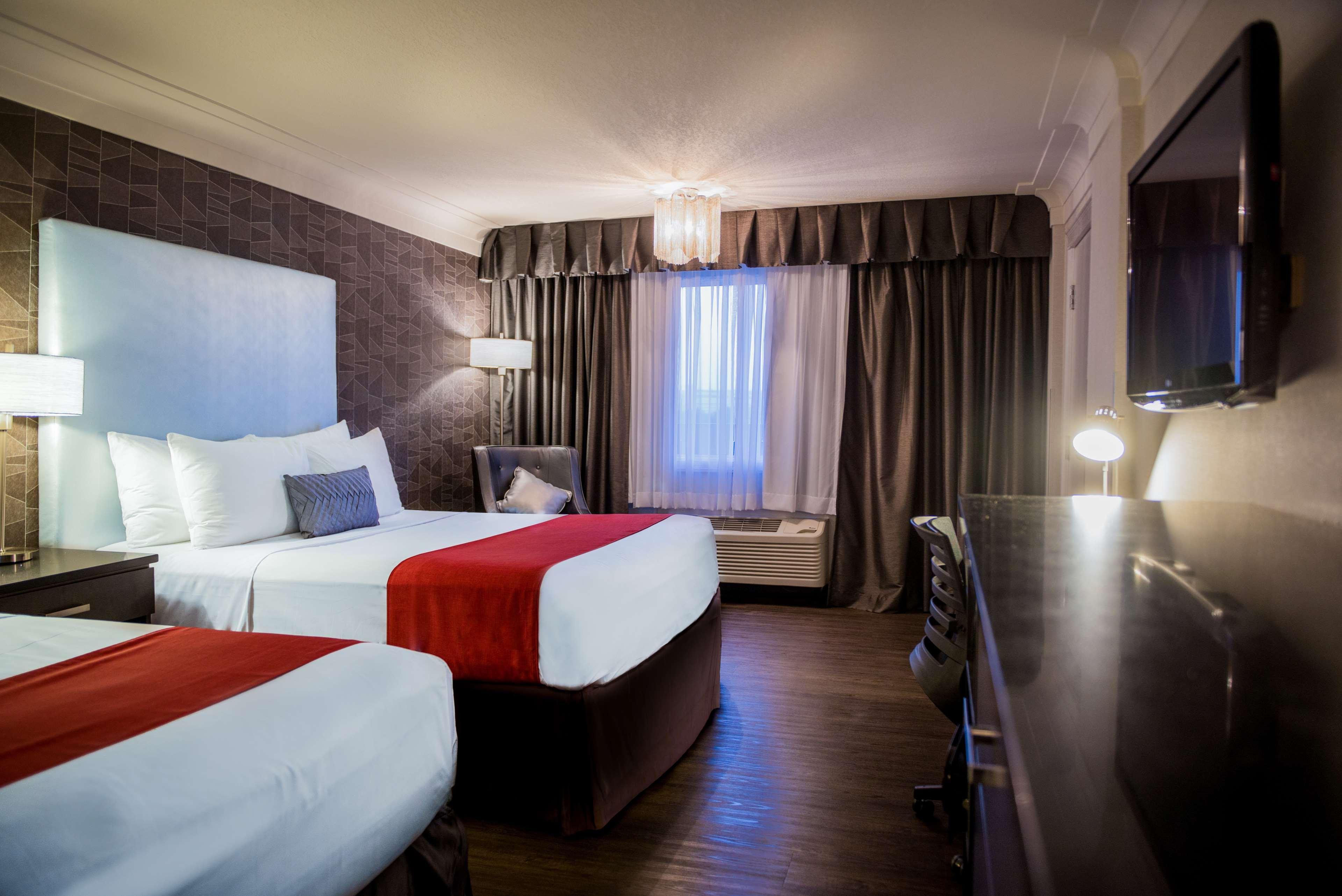 Best Western Plus Village Park Inn YYC Exteriör bild