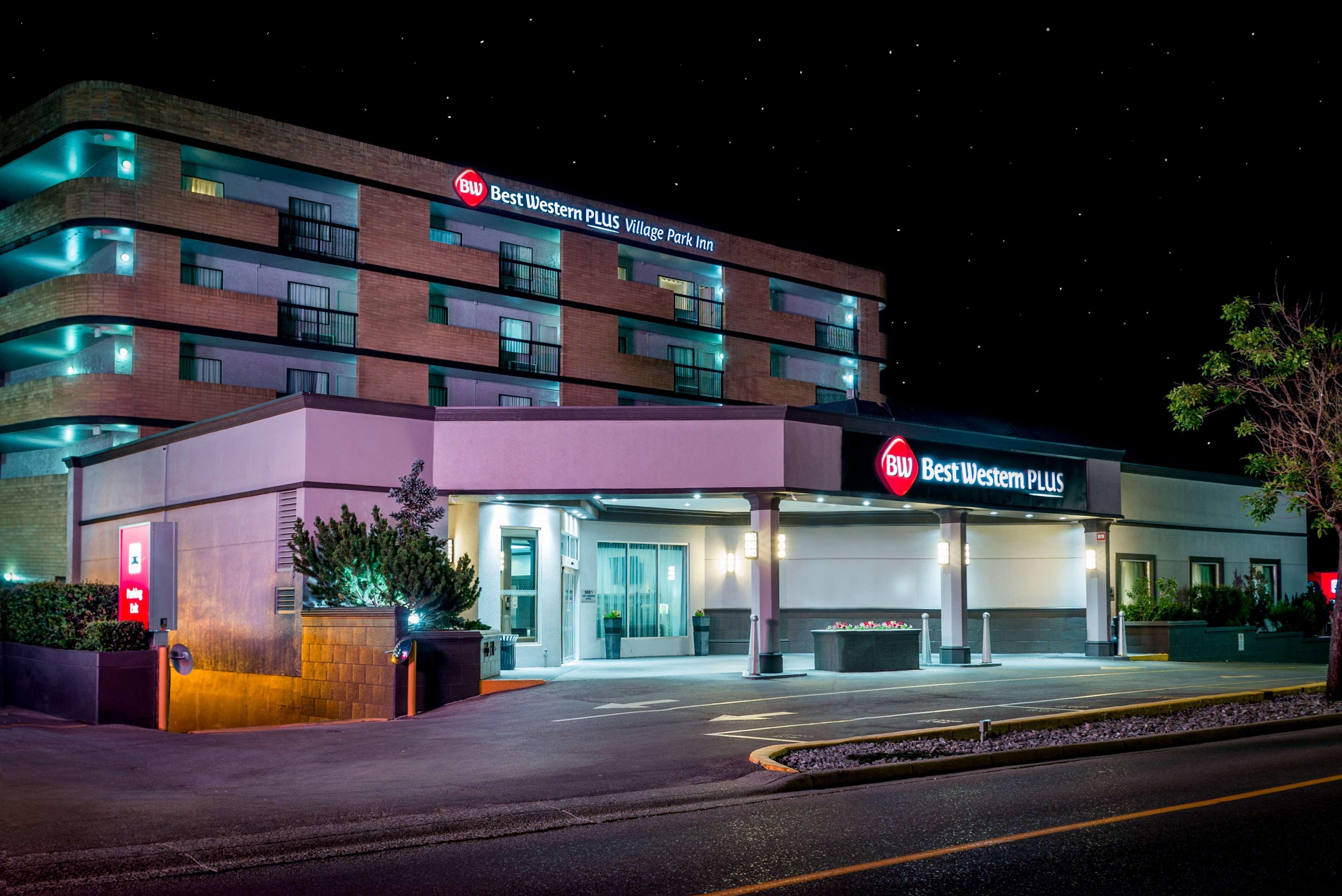 Best Western Plus Village Park Inn YYC Exteriör bild